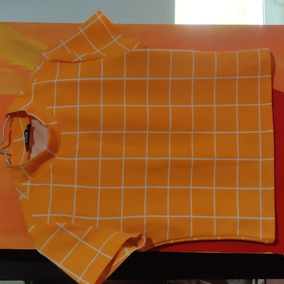 Top - Picture 1 of 2